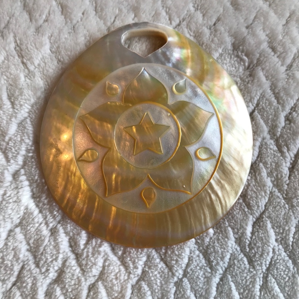Mother of pearl medallion